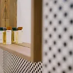 The Square 4*