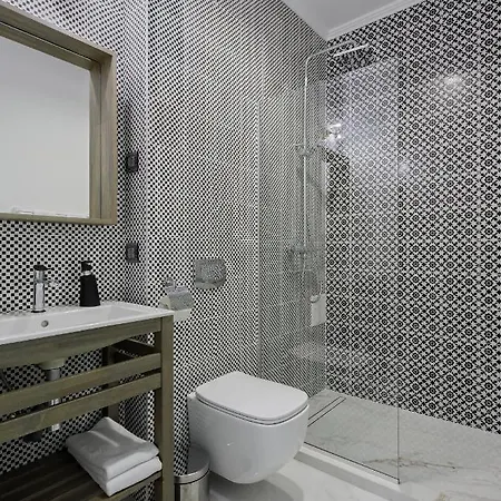 The Square 4*