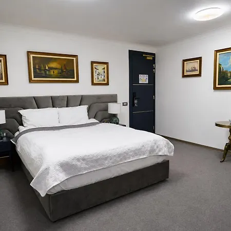 Hotel The Square 4*