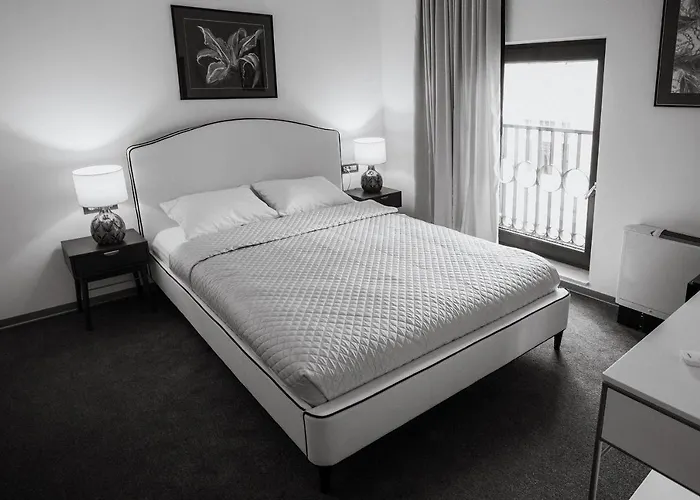 Hotell The Square Cluj-Napoca