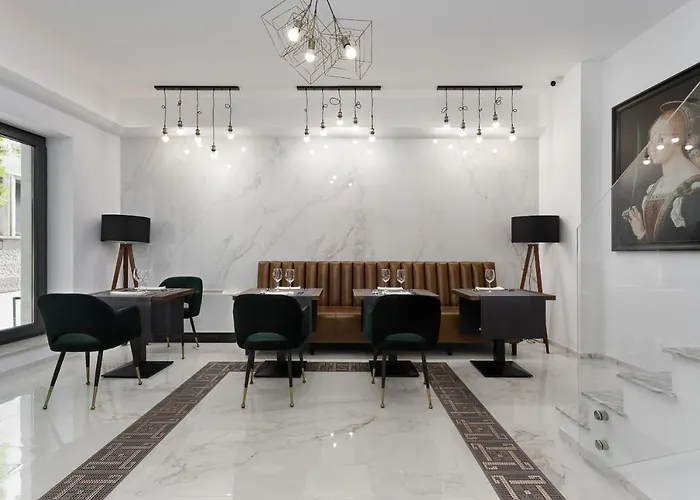 The Square Hotell 4*